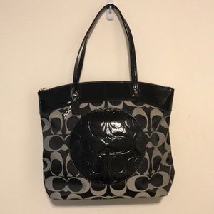 New Coach Laura Signature Tote Large